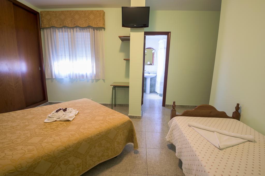 Hostal O Camouco Portonovo Buitenkant foto