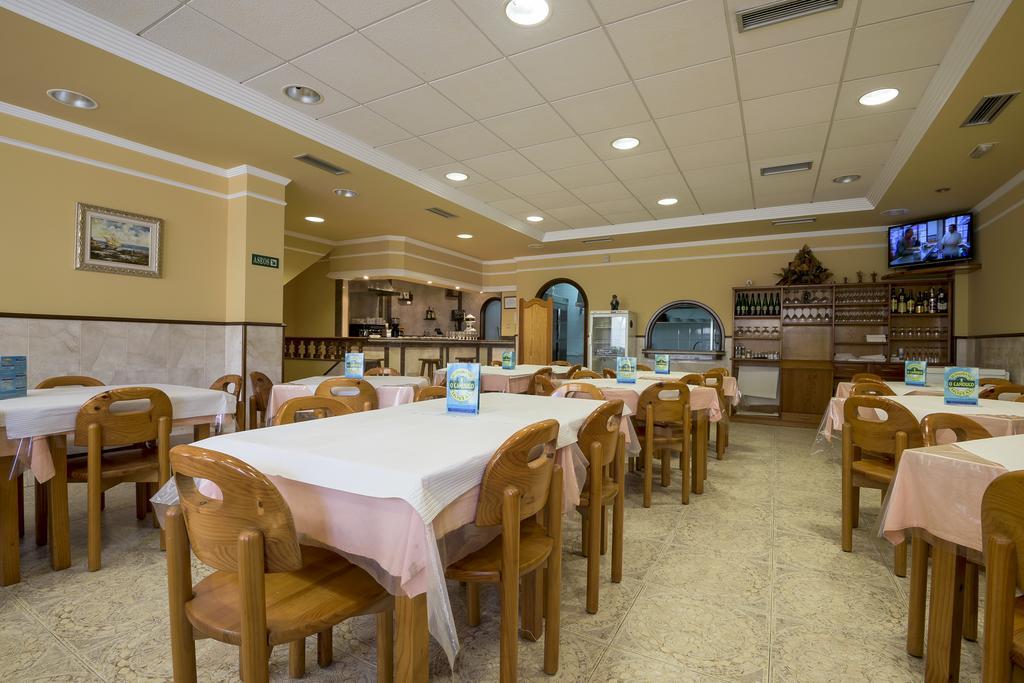 Hostal O Camouco Portonovo Buitenkant foto