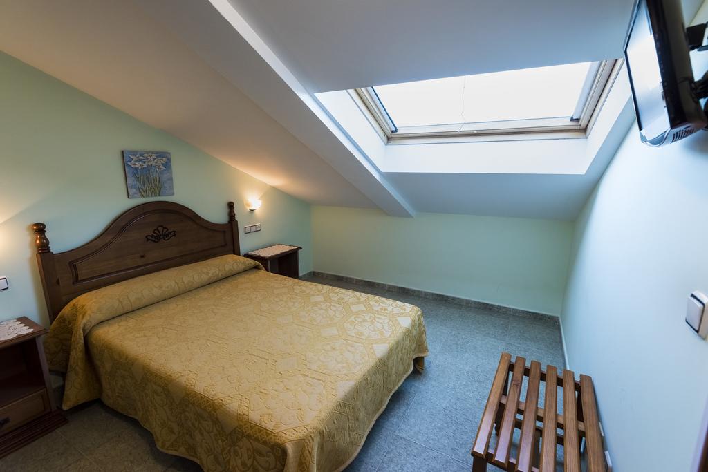 Hostal O Camouco Portonovo Buitenkant foto