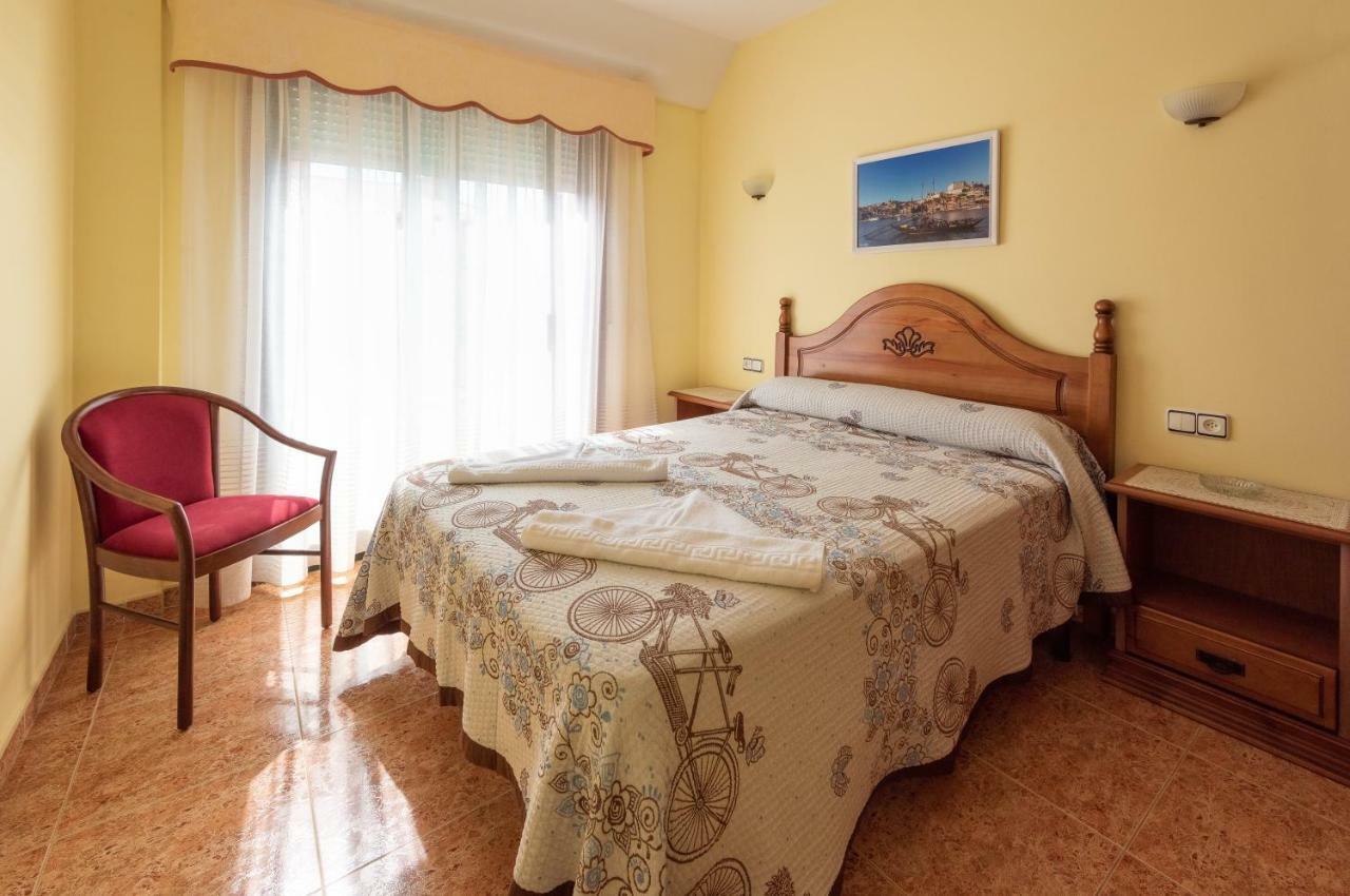Hostal O Camouco Portonovo Buitenkant foto